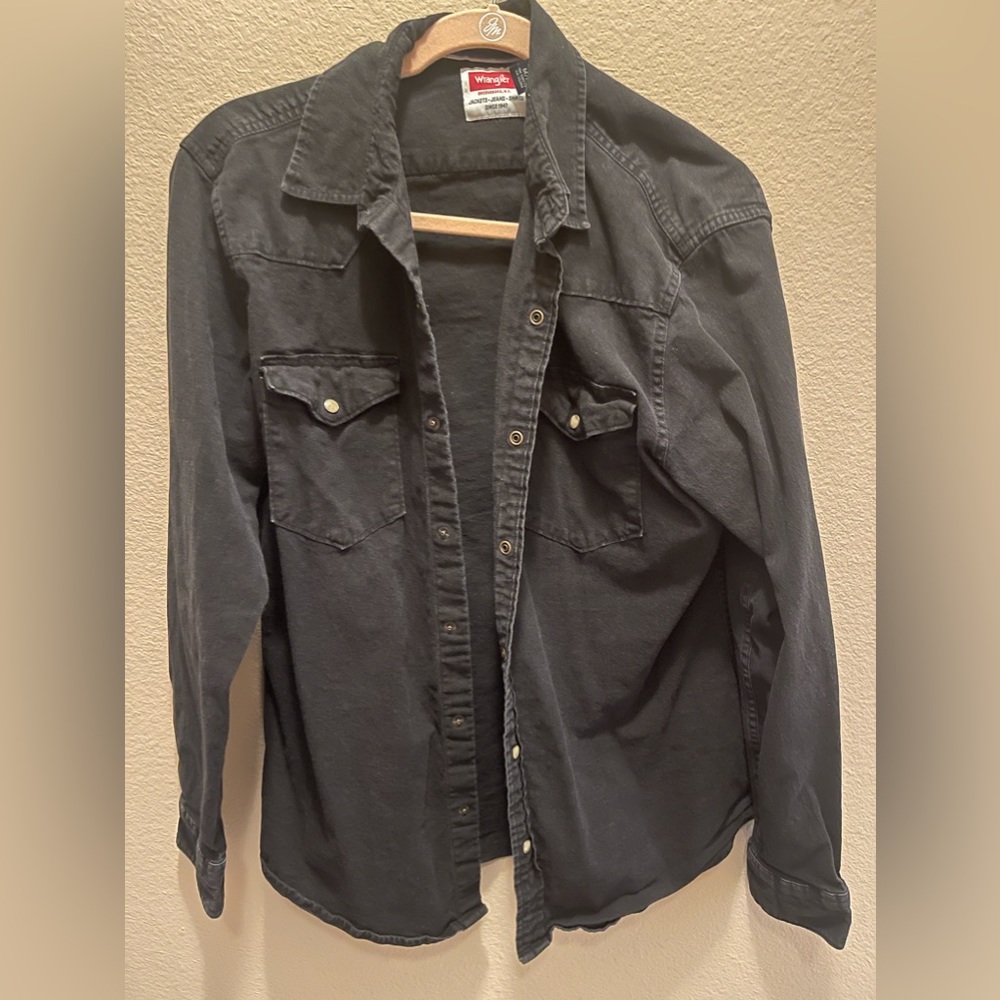 Wrangler Size M Worn Black Shacket
